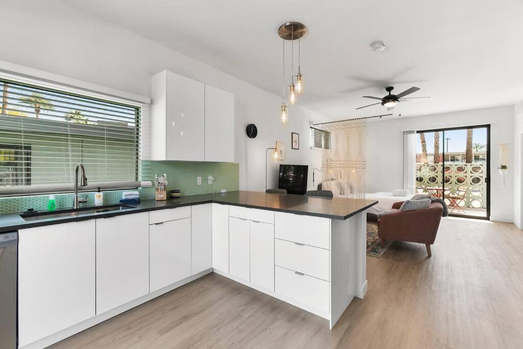 Large Studio Rooftop & Poolside - Walk To Old Town Scottsdale Exteriör bild