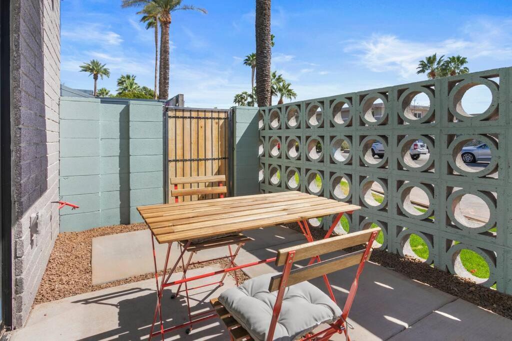 Large Studio Rooftop & Poolside - Walk To Old Town Scottsdale Exteriör bild