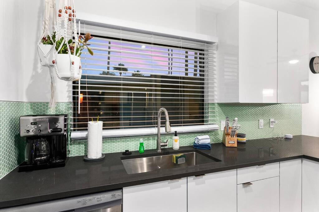 Large Studio Rooftop & Poolside - Walk To Old Town Scottsdale Exteriör bild